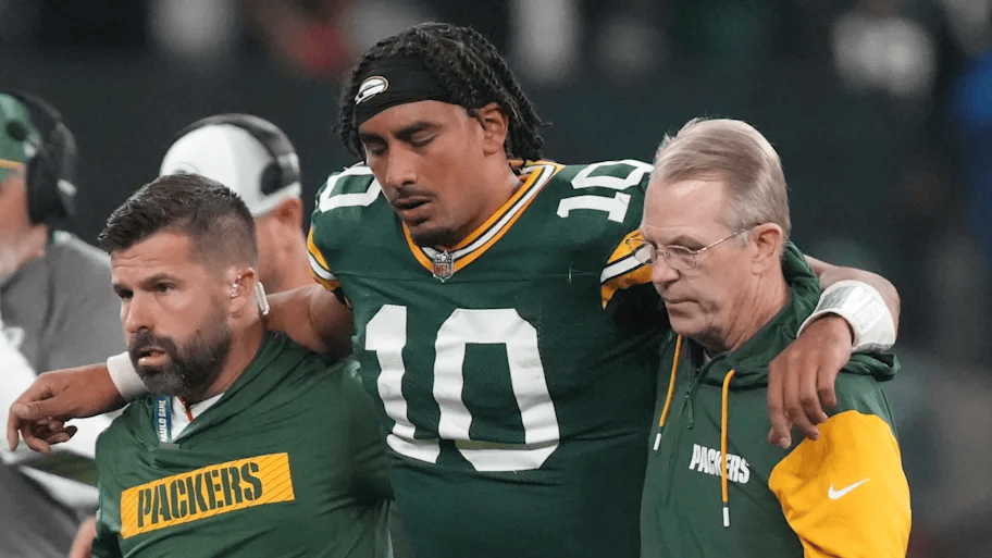 Jordan Love leaves Packers-Eagles with apparent leg injury, will undergo MRI upon return to Green Bay