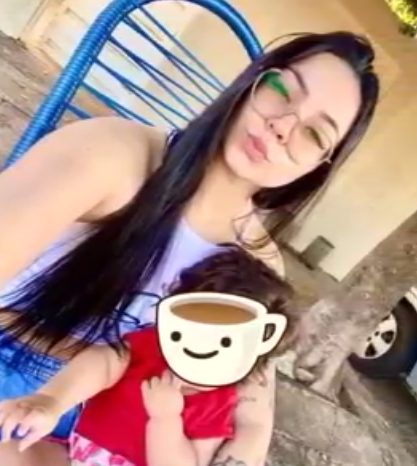 Su mejor amiga con su esposo.