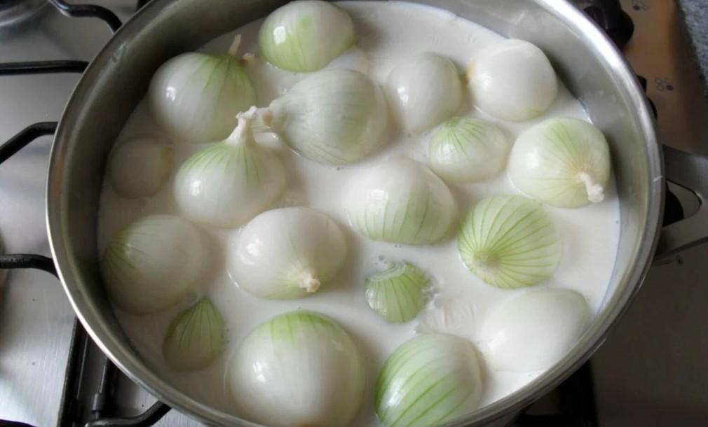 Hervir Cebolla en Leche