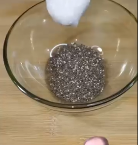 Mezcla Semillas de Chía con Crema Ponds y Transforma tu rostro