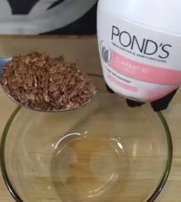 Mezcla Crema Ponds con Avena y Mira lo que pasa!