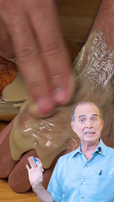 Mezcla maicena con aceite de coco para limpiar tu cara y tu piel de forma natural